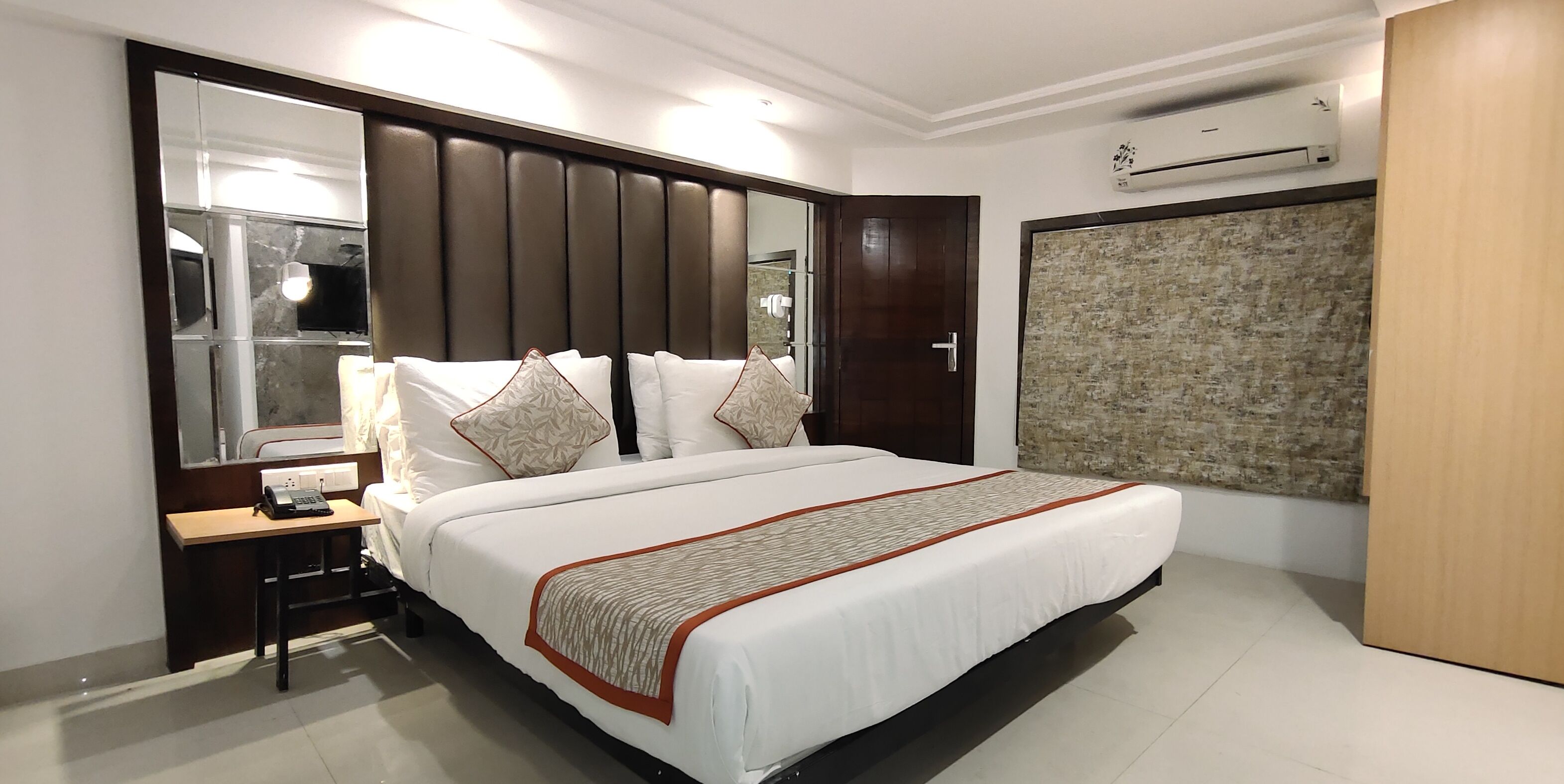 Deluxe Double Room | In-room safe, desk, blackout drapes, rollaway beds (surcharge)