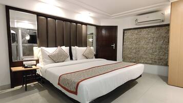 Deluxe Double Room | In-room safe, desk, blackout drapes, rollaway beds (surcharge)