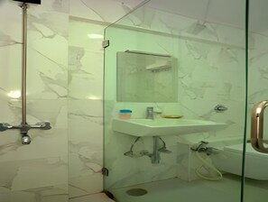 Free toiletries, towels - Ontime Hotel (Mumbai)