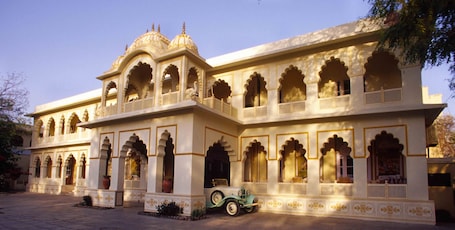 Exterior. Bissau Palace