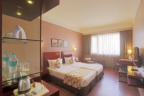 Habitación Deluxe con 1 cama doble o 2 individuales, 1 habitación, no fumadores, vistas a la ciudad | 1 dormitorio, sábanas de algodón egipcio, ropa de cama de alta calidad