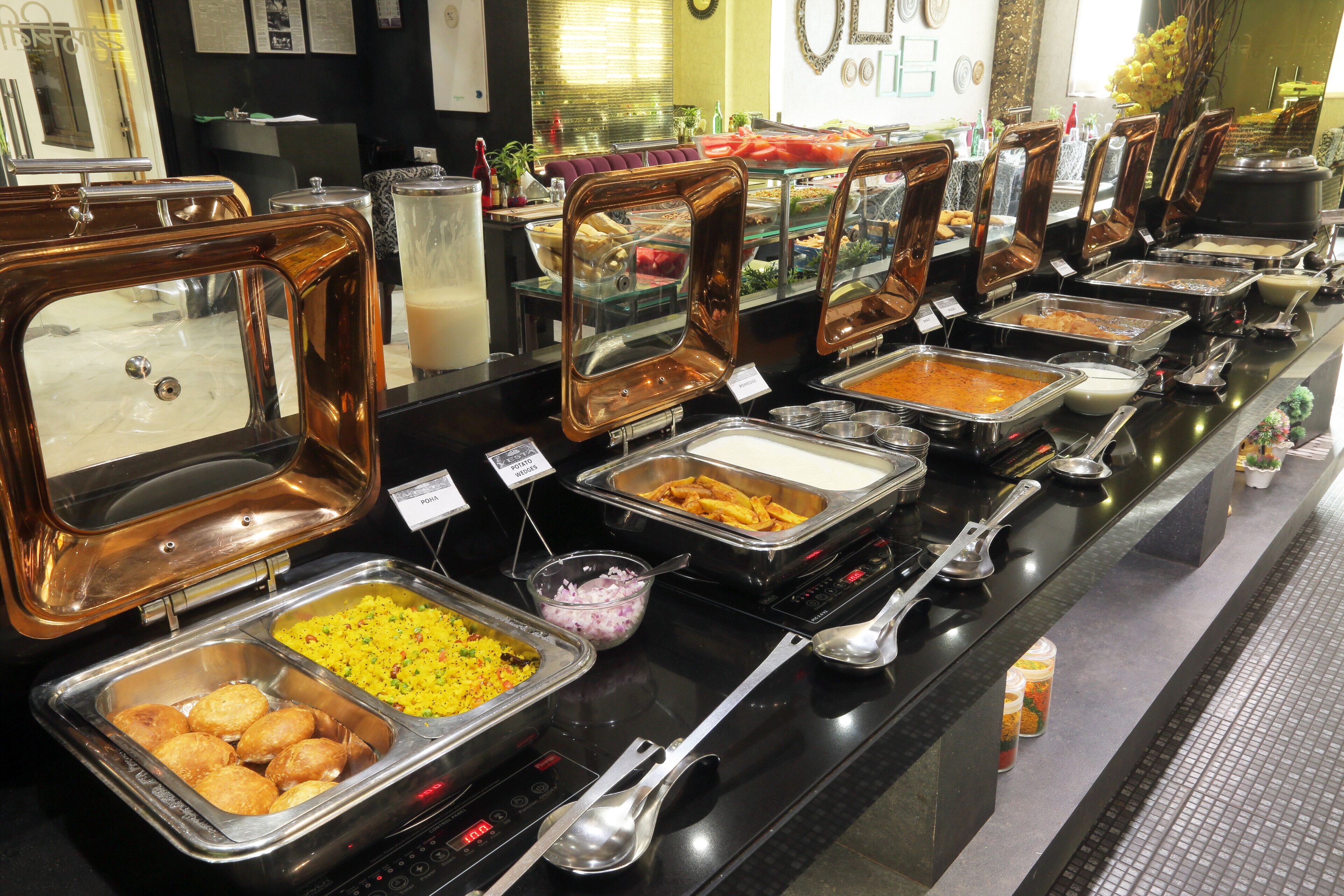 Daily buffet breakfast for a fee