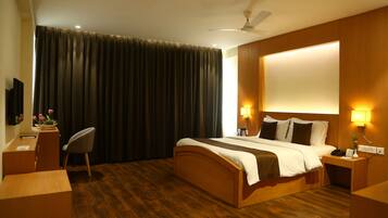 In-room safe, desk, soundproofing, rollaway beds