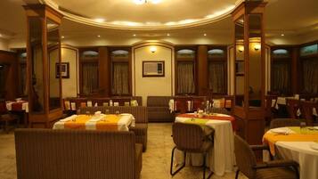 Breakfast, lunch, dinner served; international cuisine