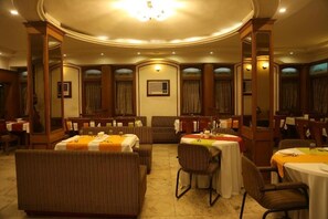 Breakfast, lunch, dinner served; international cuisine 