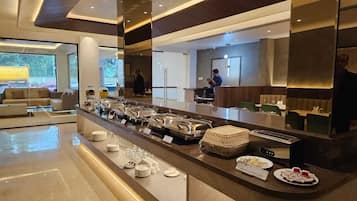 Breakfast, lunch, dinner served; international cuisine
