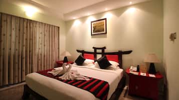 Suite | 1 bedroom, premium bedding, minibar, in-room safe