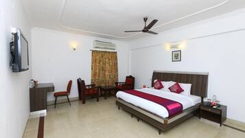 Meja, seterika/papan seterika, Wi-fi percuma