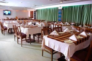 Dining - The Chariot (Chennai)