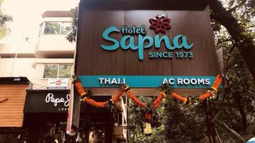 Fachada da propriedade