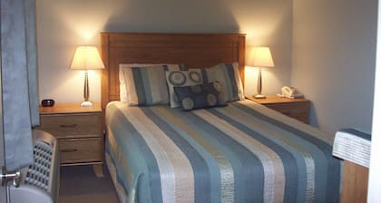 Colonel's Suites