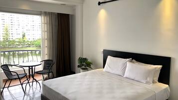 Superior Room | Premium bedding, minibar, in-room safe, free WiFi