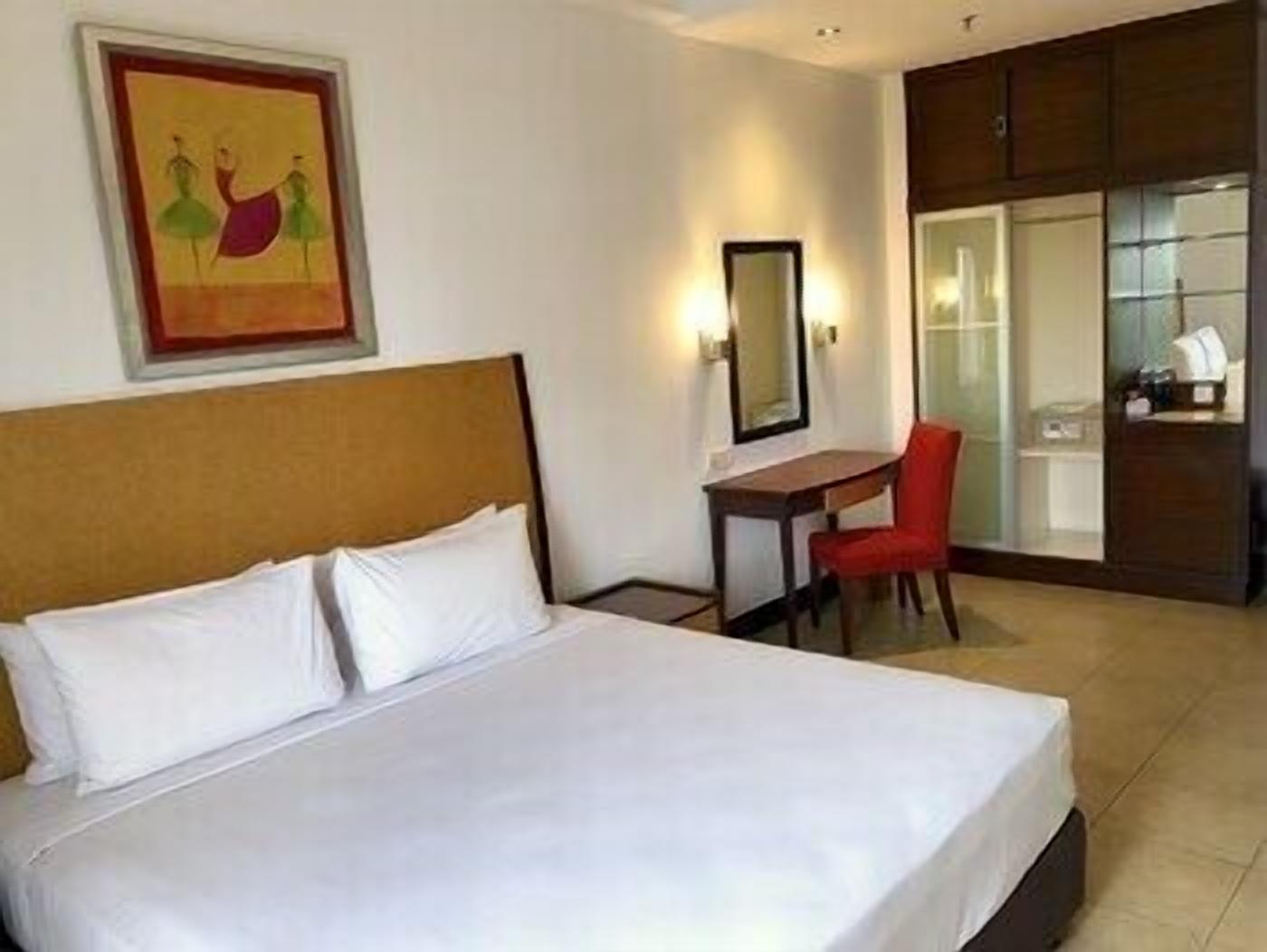 Ropa de cama de alta calidad, minibar, caja fuerte y wifi gratis