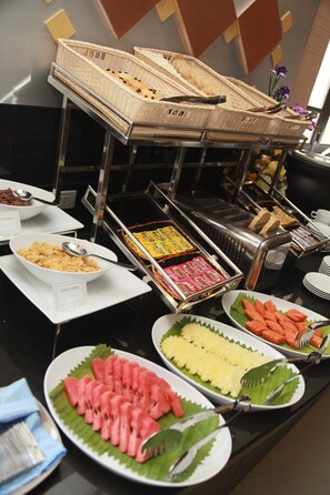 Daily buffet breakfast for a fee - Pattaya Loft Hotel (Pattaya)