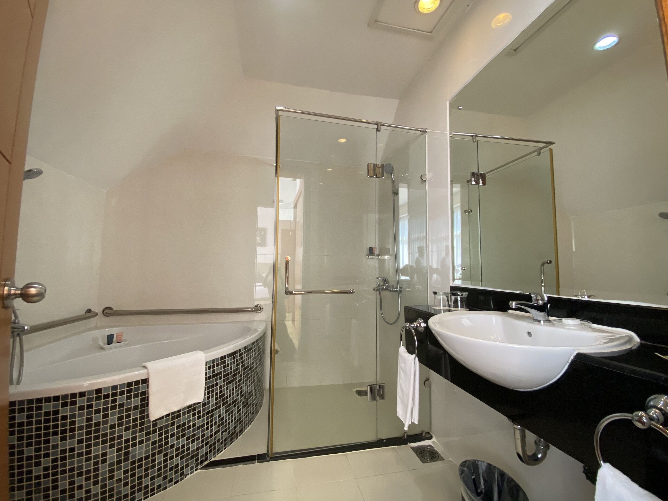 Doppelzimmer (Deluxe) | Badezimmer