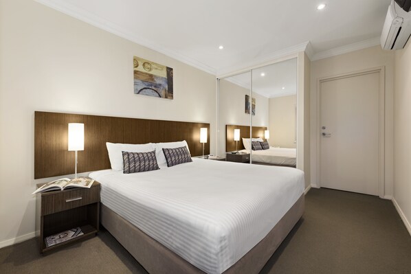 Minibar, in-room safe, desk, soundproofing - Quest Singleton (Singleton)