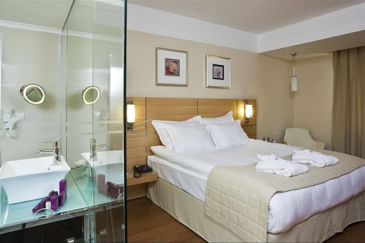 Ropa de cama de alta calidad, colchones Select Comfort, minibar