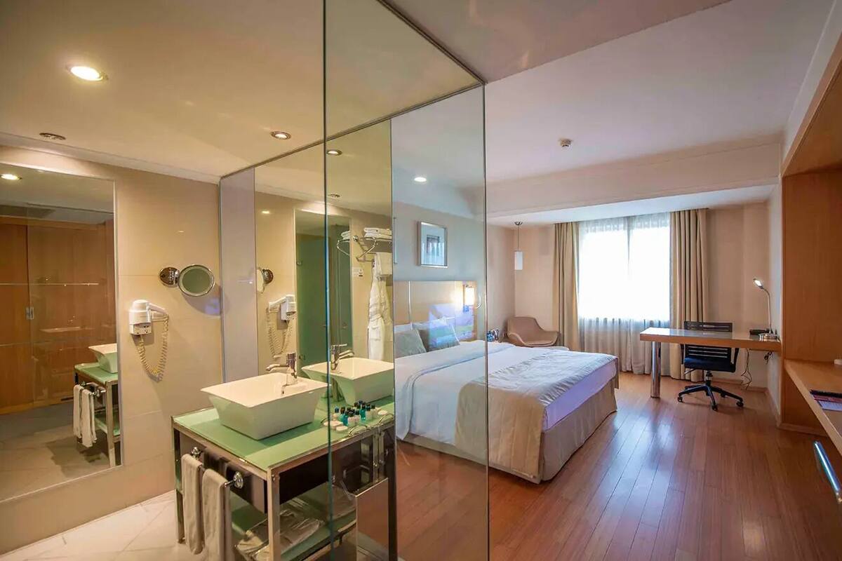 Ropa de cama de alta calidad, colchones Select Comfort, minibar