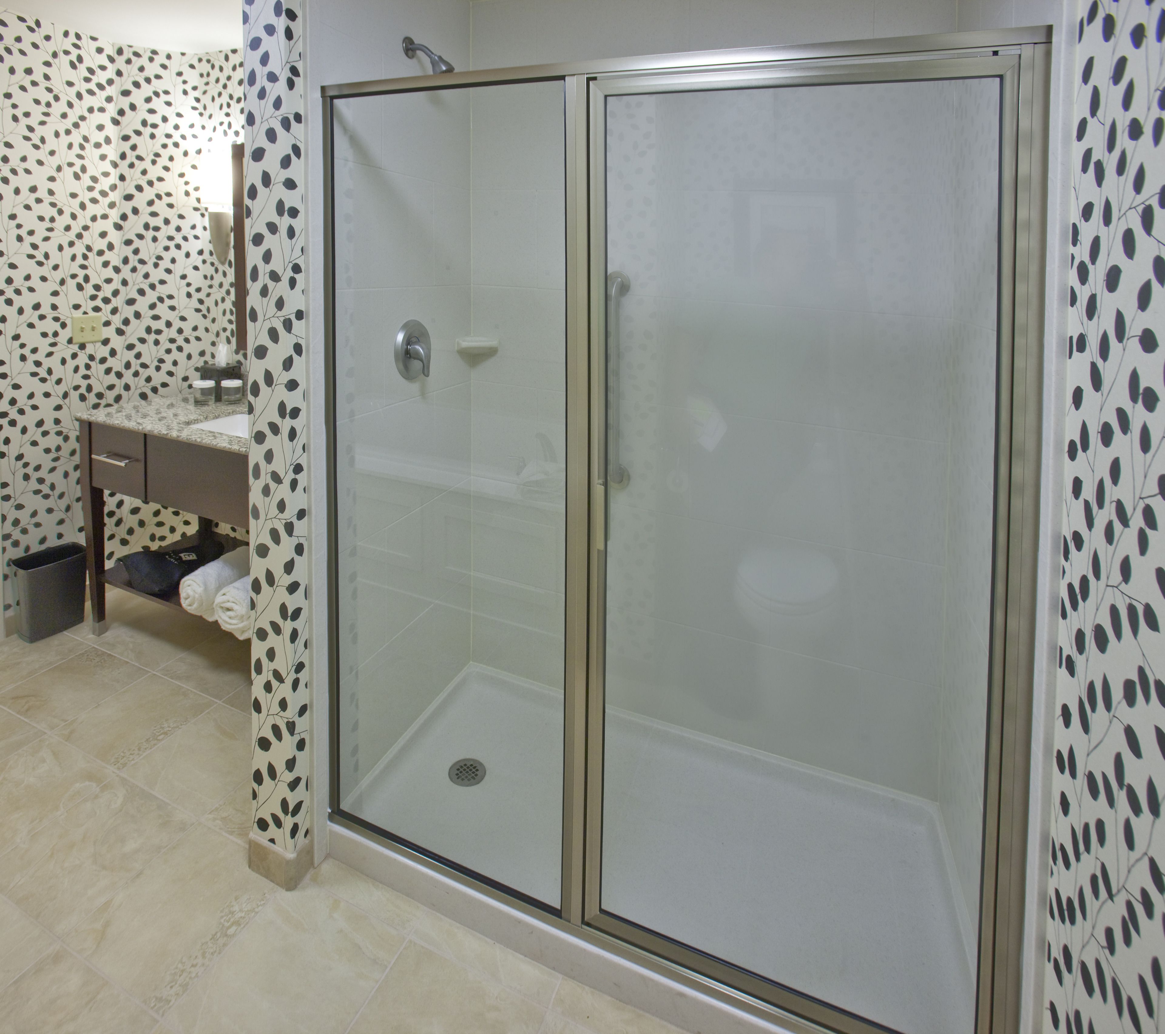 Executive Suite, 1 King Bed with Sofa bed, Corner | Bathroom shower