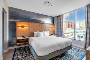 1 bedroom, in-room safe, desk, laptop workspace - Embassy Suites Buffalo (Buffalo)