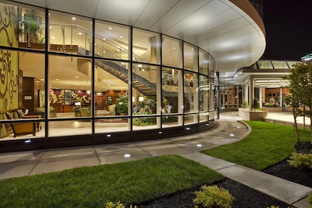 Exterior. Embassy Suites Buffalo