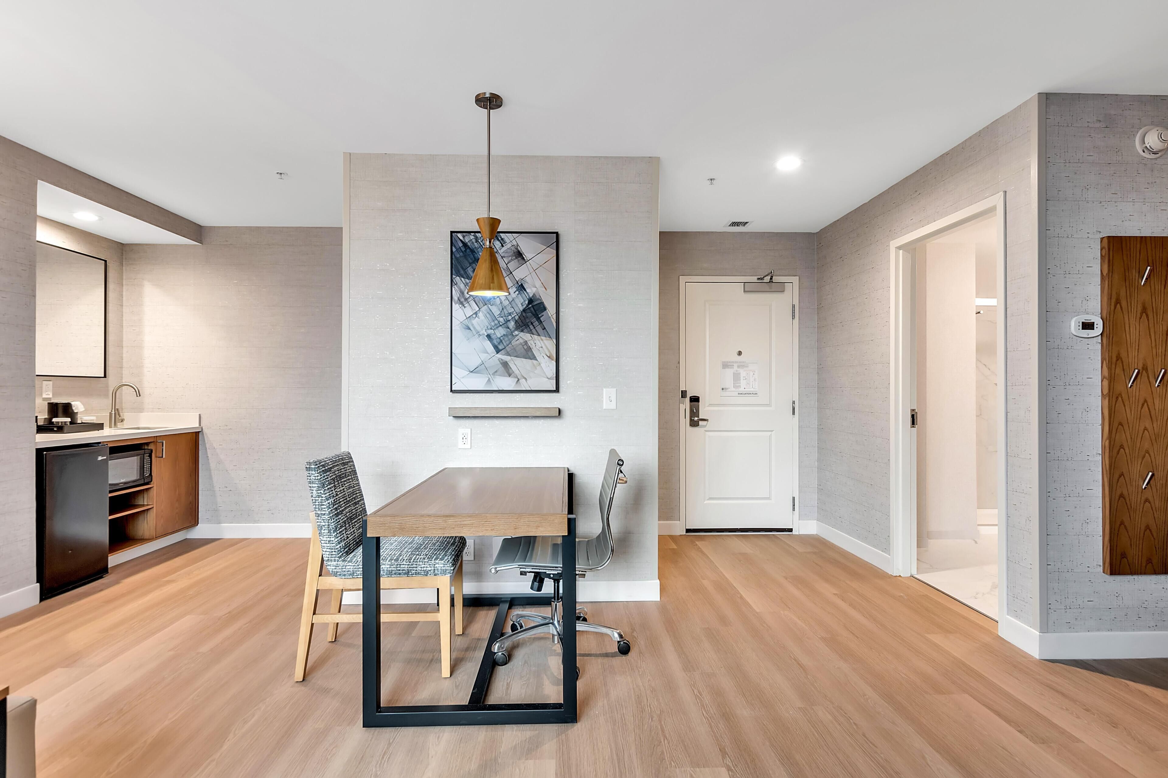 Estudi en suite, 1 llit de matrimoni gran i sofà llit | 1 dormitori, caixa forta a l'habitació i escriptori 