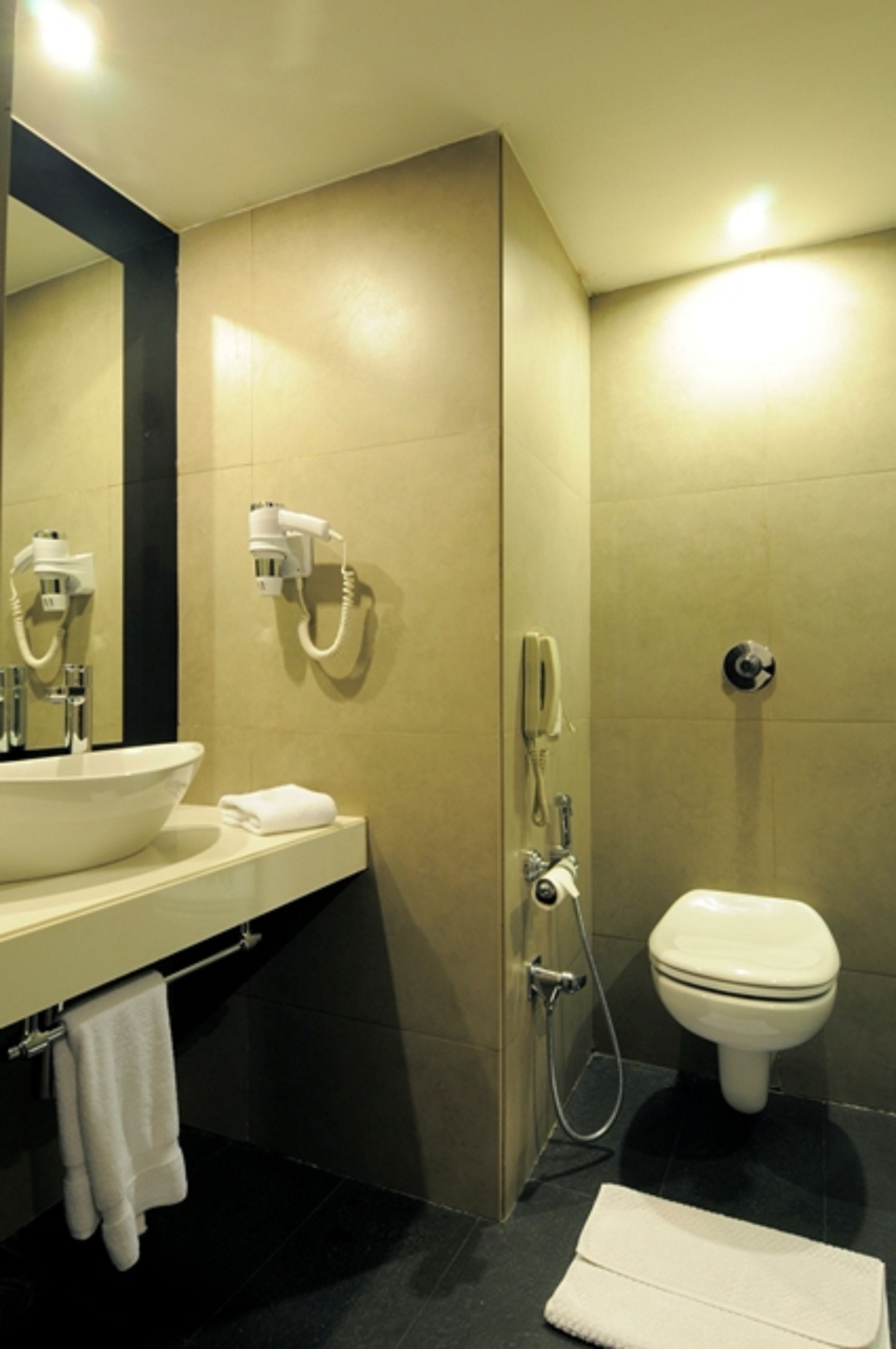 Photo - The Central Court Hotel