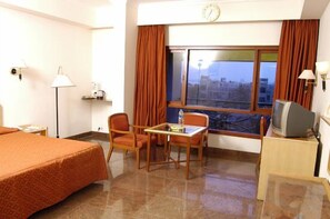 Premium bedding, minibar, in-room safe, desk