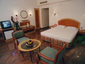 Premium bedding, minibar, in-room safe, desk