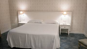 Classic Double Room | Minibar, in-room safe, desk, soundproofing