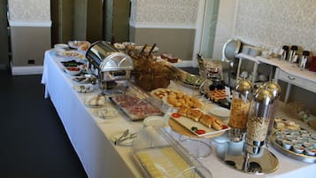 Daily buffet breakfast for a fee