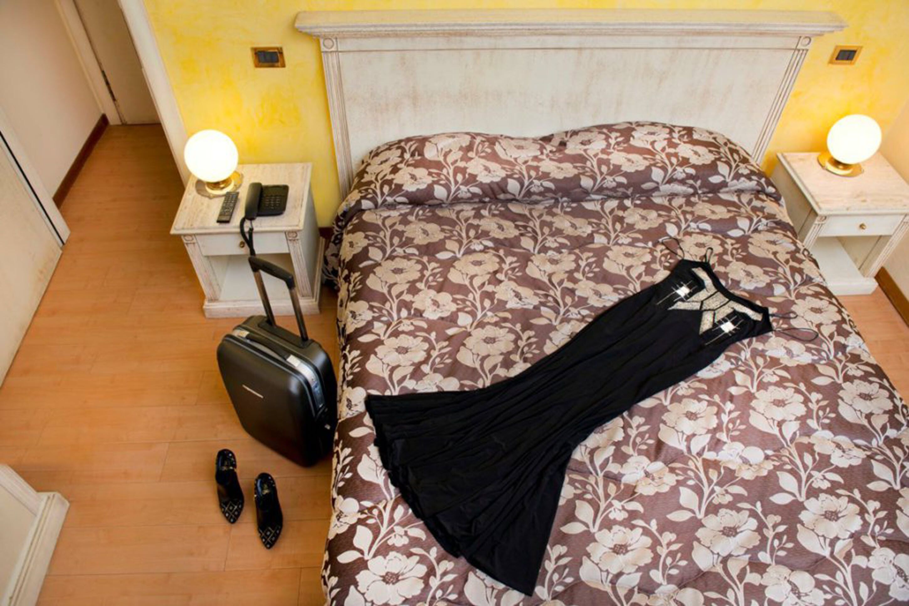 triple room | minibar, in-room safe, desk, cots/infant beds