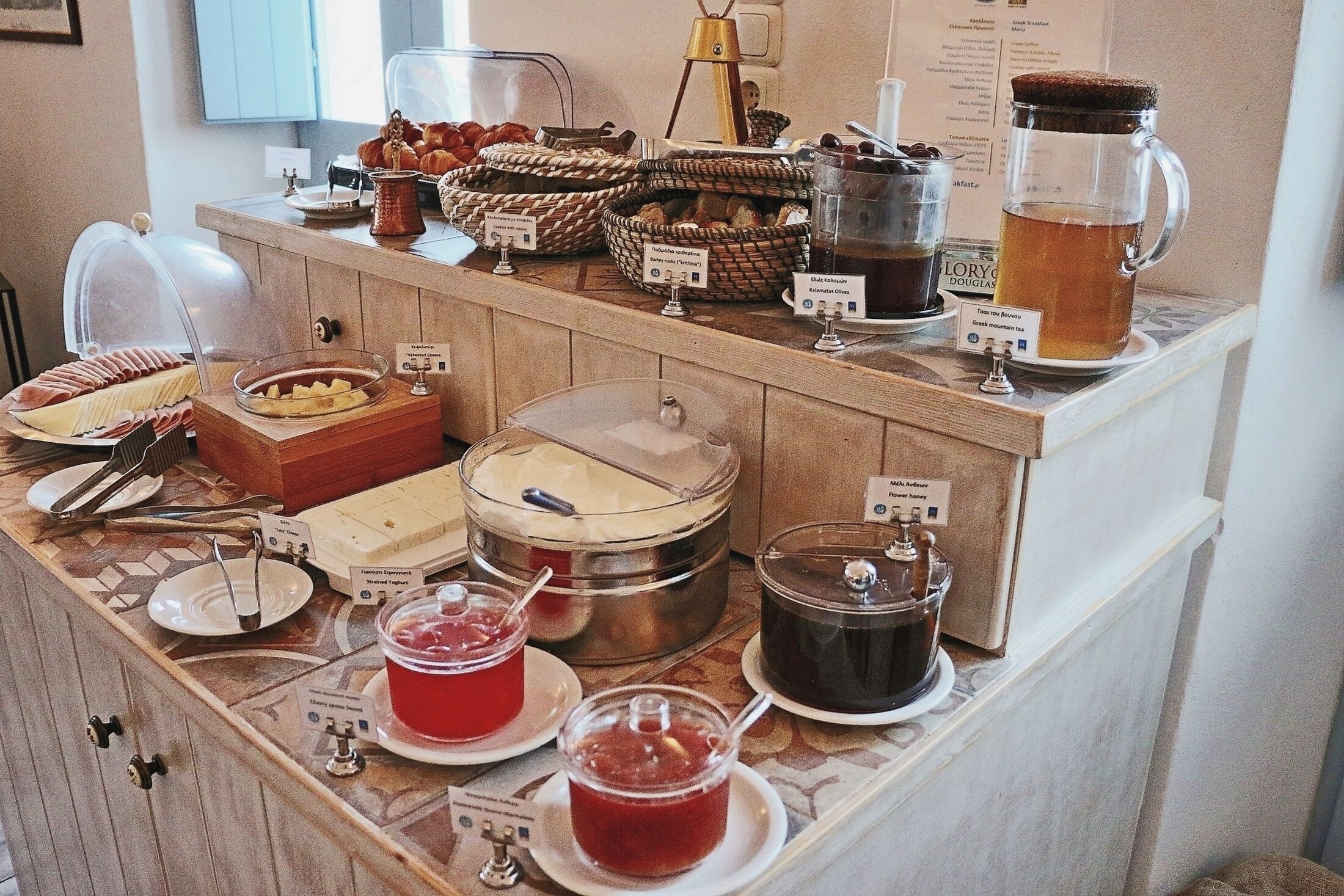 free daily full breakfast