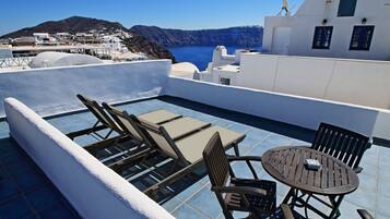 Habitación triple superior | Terraza o patio