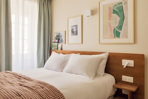 Single Room | Premium bedding, individually decorated, individually furnished, desk - Alfred Hotels Beaune La Madeleine (Beaune)
