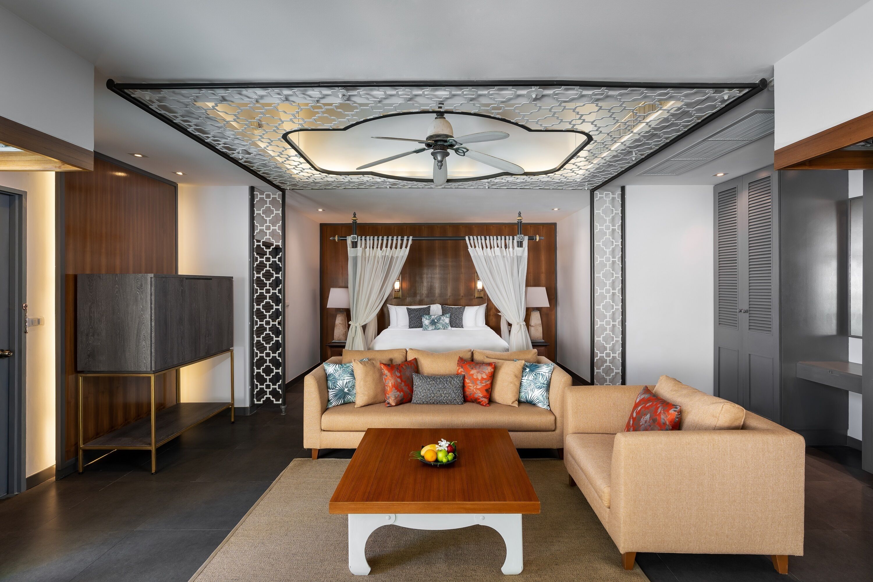 1 ห้องนอน, มินิบาร์, ตู้นิรภัยในห้องพัก, ห้องพักตกแต่งอย่างมีเอกลักษณ์