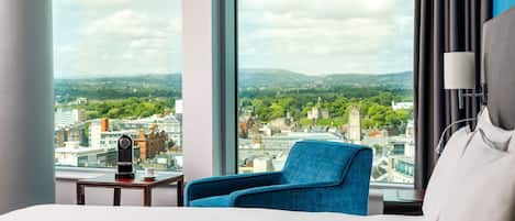 1 bedroom, premium bedding, in-room safe, desk