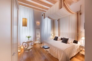 Economy Double Room | Hypo-allergenic bedding, minibar, in-room safe, desk - Hotel Marco Polo (Verona)