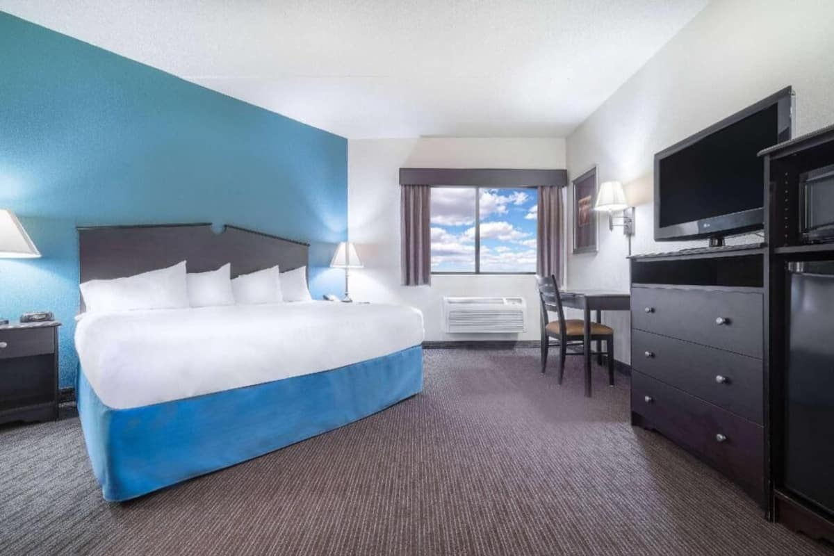 Desk, iron/ironing board, free cots/infant beds, rollaway beds