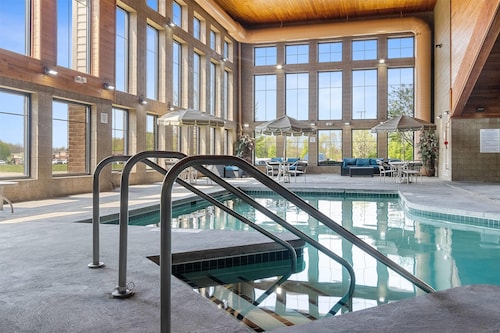 AmericInn by Wyndham Green Bay East