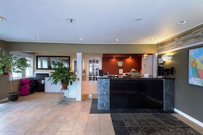 Reception - Canadas Best Value Inn Prince George (Prince George)