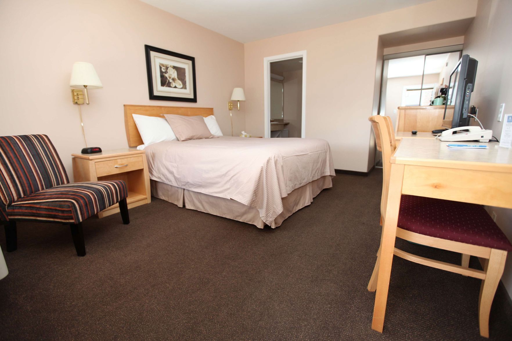 Free WiFi, bed sheets, alarm clocks