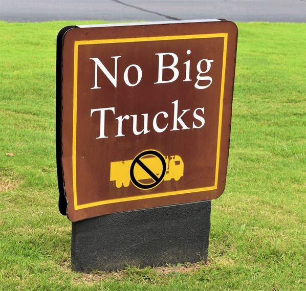 A sign that reads "No Big Trucks" with a prohibition symbol. - Comfort Suites Forrest City (Forrest City)