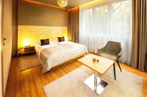 行政双人房或双床房 (Free Wellness) | 防过敏的被褥、迷你吧、客房内保险箱、办公桌