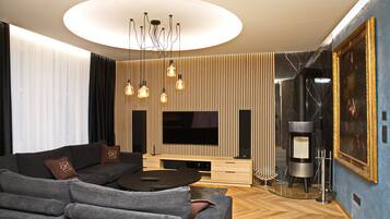 Apartment (Dependance) | 1 bedroom, hypo-allergenic bedding, minibar, in-room safe