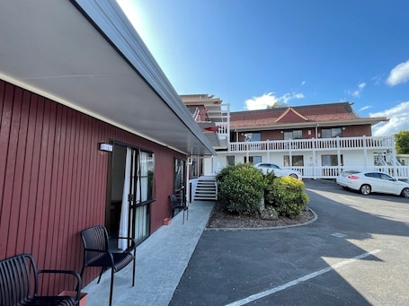 Exterior. Cherry Court Motor Lodge