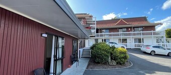 Cherry Court Motor Lodge