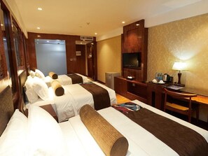 In-room safe, soundproofing, free WiFi, alarm clocks
