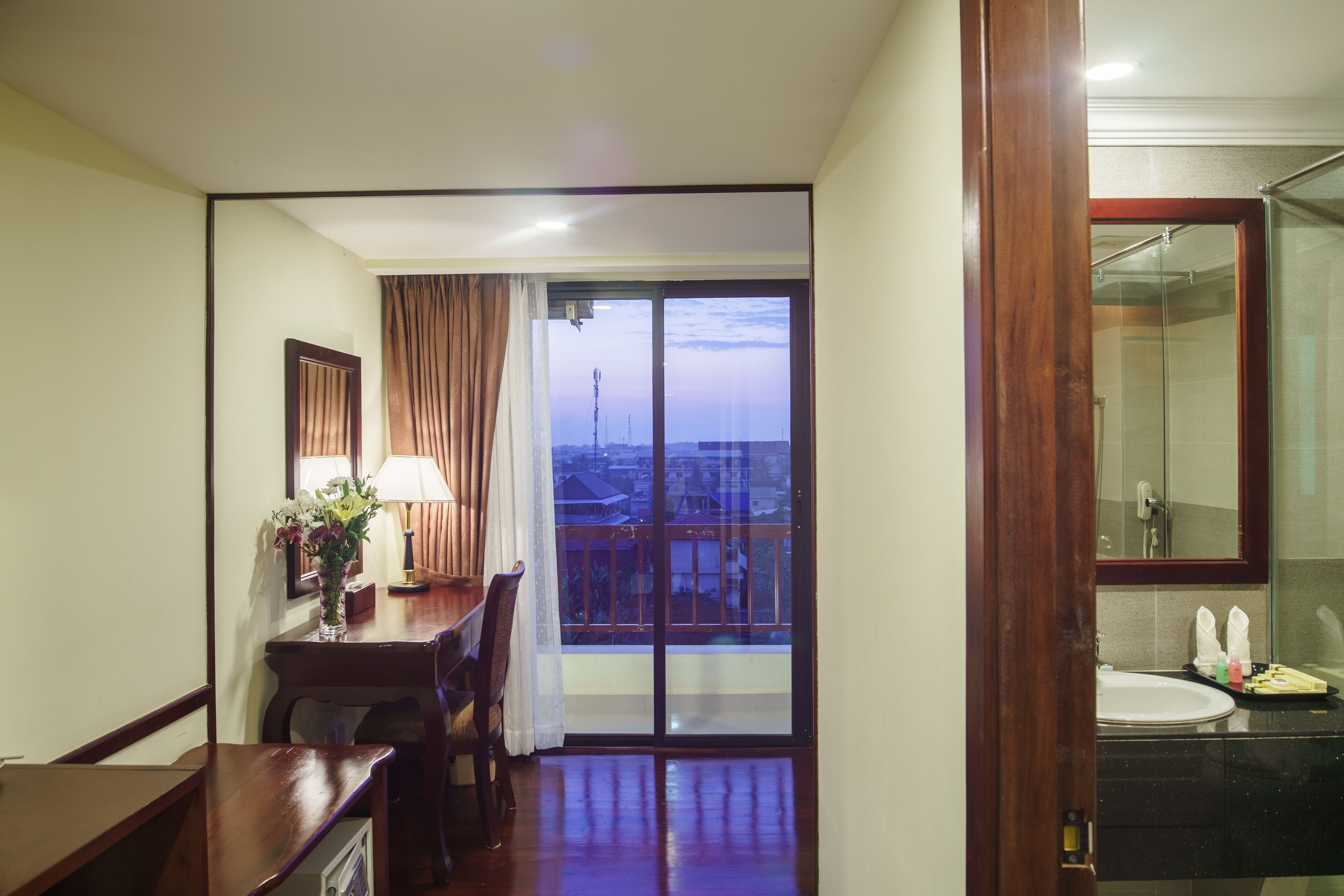 1 bedroom, premium bedding, select comfort beds, minibar