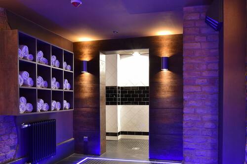 Sauna, steam room